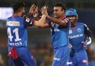 Amit Mishra celebrates with Shreyas Iyer during IPL Eliminator (Picture courtesy: BCCI/iplt20.com)
